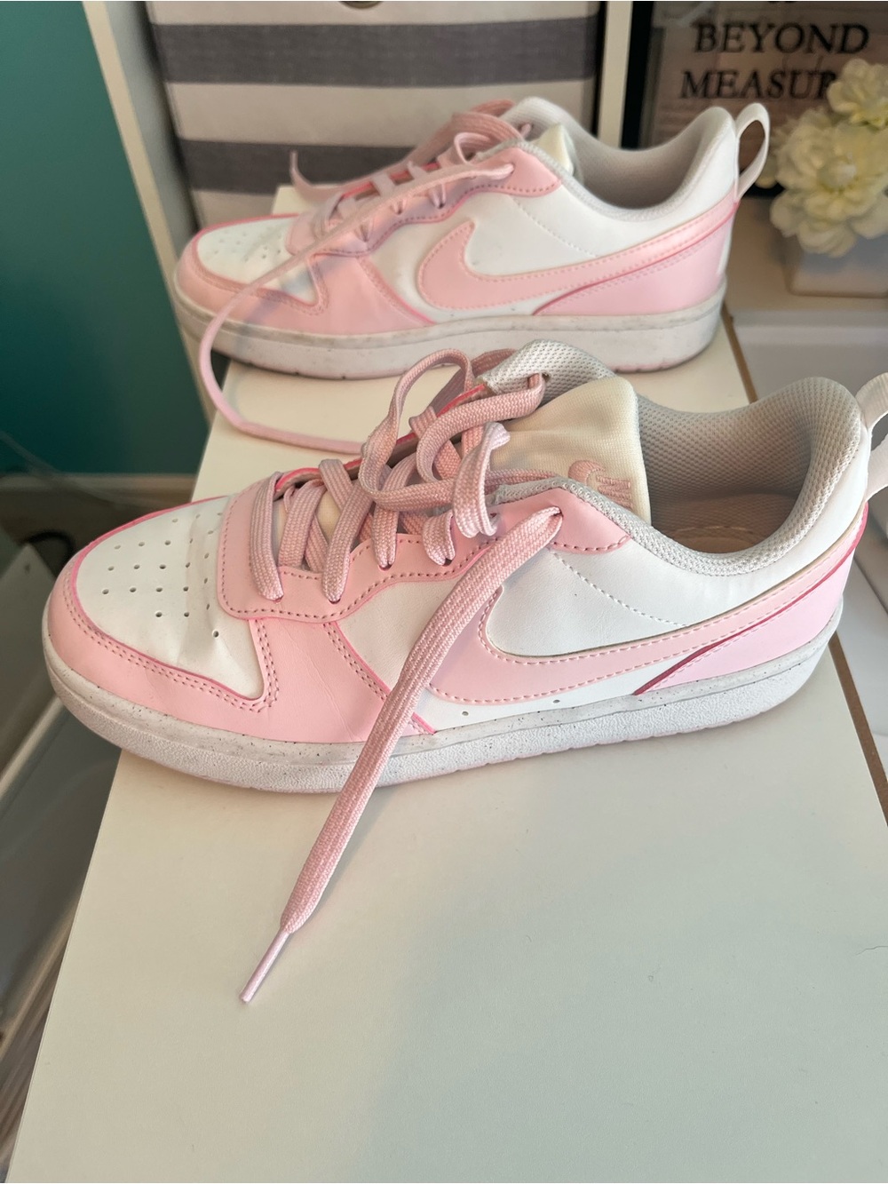 Nike White and Light Pink Court Low-Top Sneakers - Picture 6 of 6